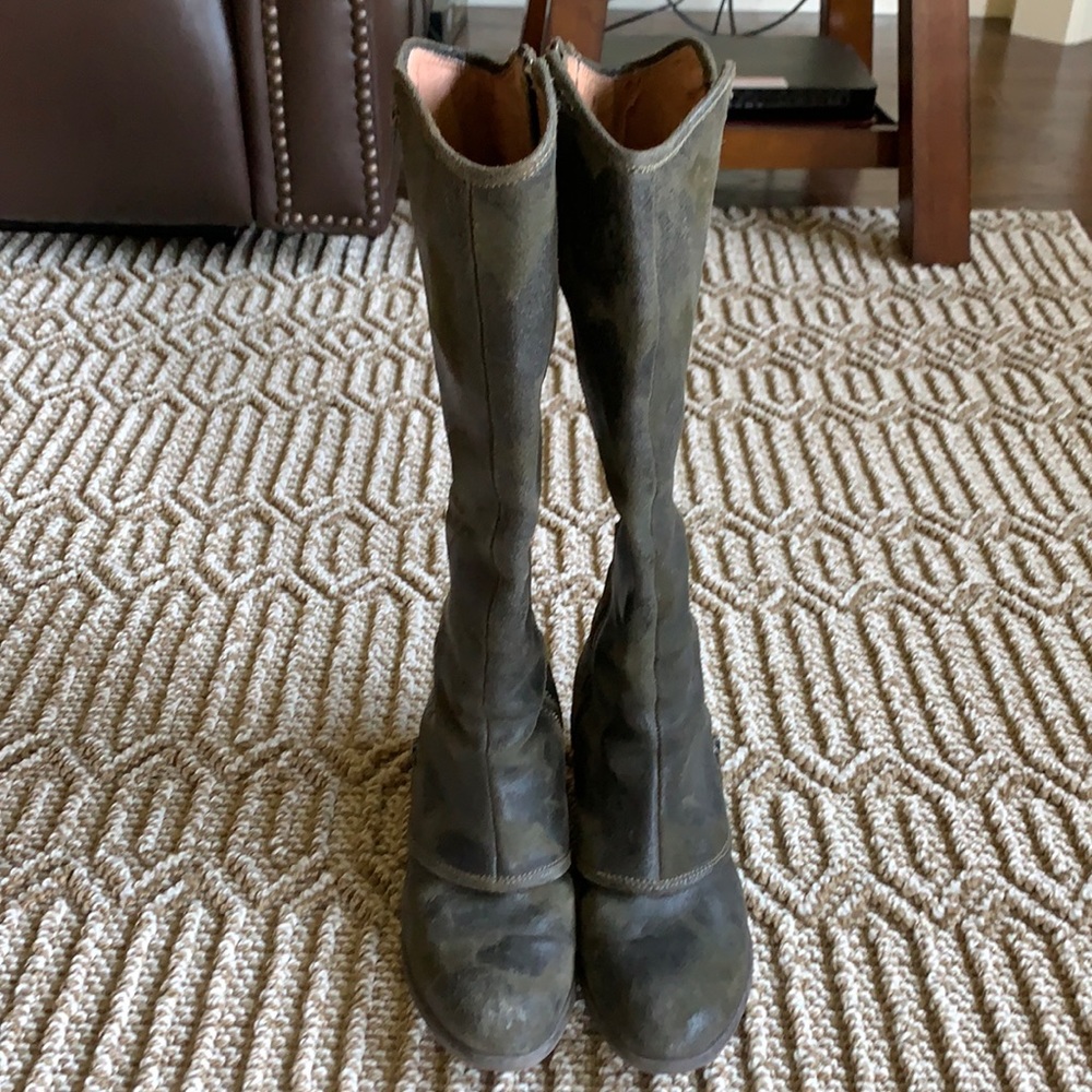 Donald Pliner Devi Boots Size 8